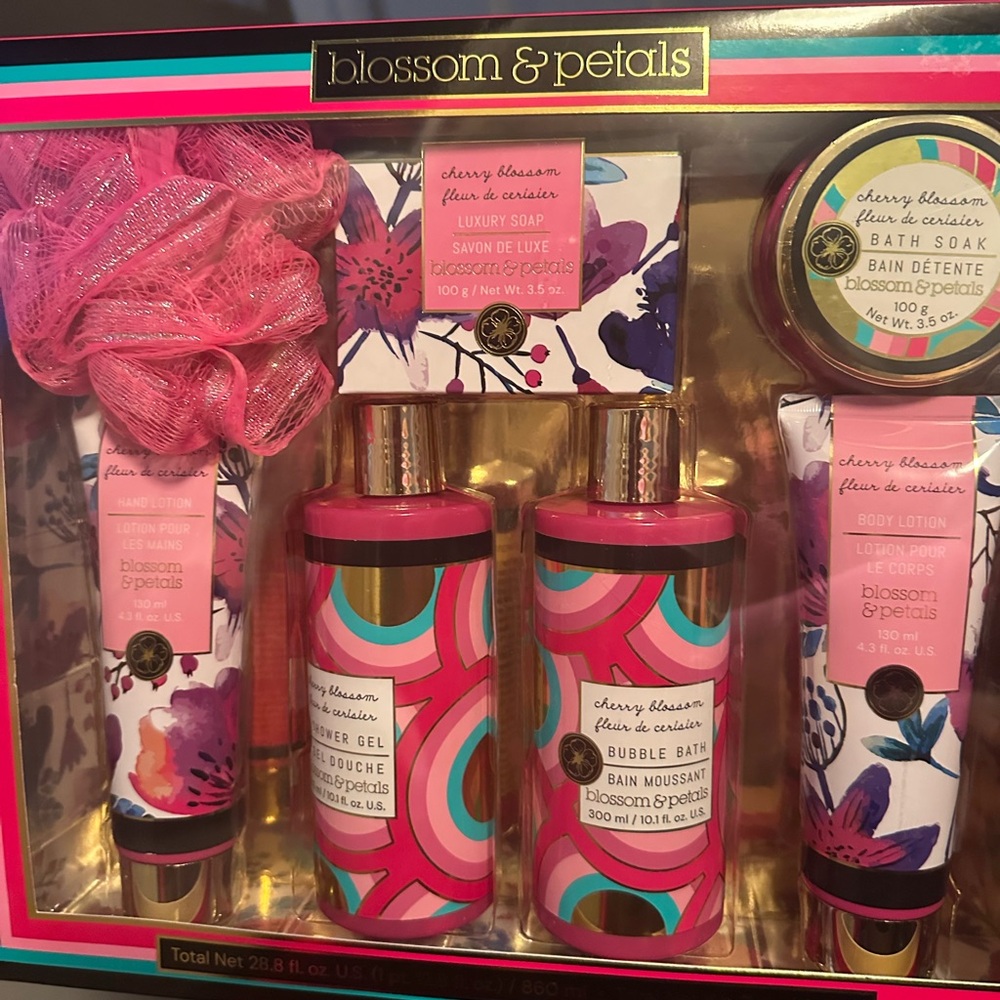 Blossom & Petals Cherry Blossom Bath Set